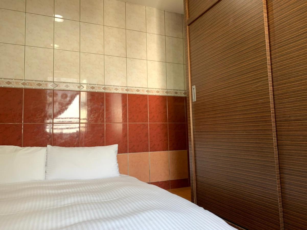 Arteyes Theme Suite Sunduo Hall Kaohsiung Exterior photo